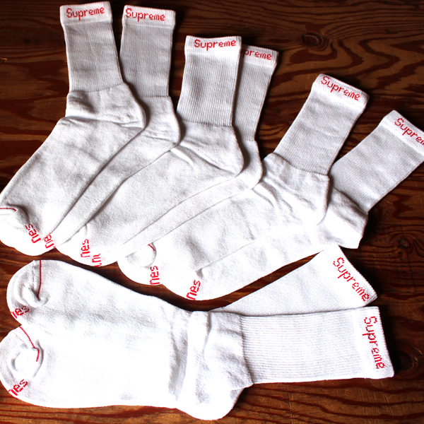 supreme hanes ソックス